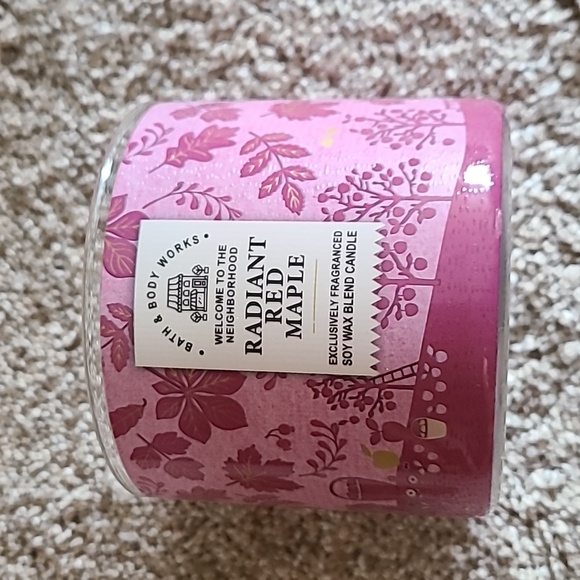 RADIANT RED MAPLE 3 Wick Candle Bath and Body Works - Picture 4 of 6